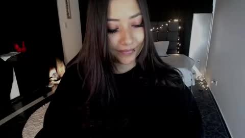 Mia zoe online show from 09.12.25