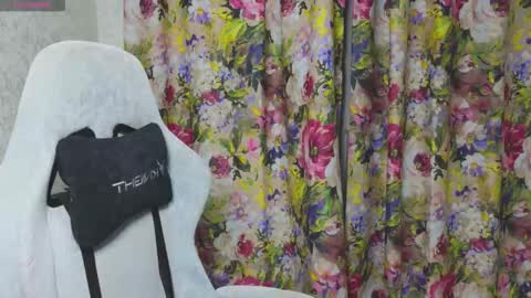 Mia online show from 10.25.25