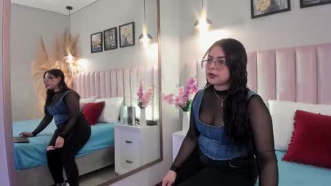 Mia online show from 11.08.25