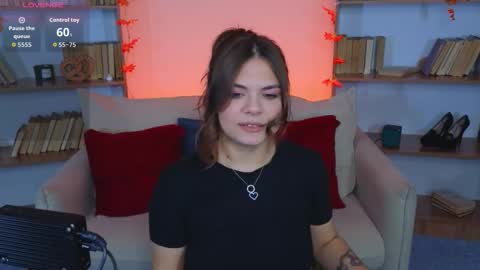 Snapshot of mia__moon__ chatting on 09.29.25 Mia online show from 09.29.25