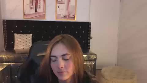 Snapshot of mia_adams_a_ chatting on 09.10.25 Mia online show from 09.10.25