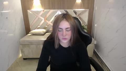 Snapshot of mia_adams_a_ chatting on 09.30.25 Mia online show from 09.30.25