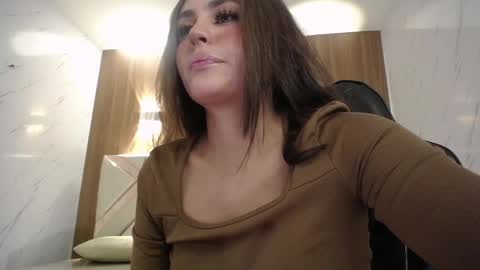 Snapshot of mia_adams_a_ chatting on 10.03.25 Mia online show from 10.03.25