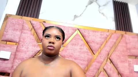 Snapshot of mia_alvares chatting on 05.01.26 Mia online show from 05.01.26