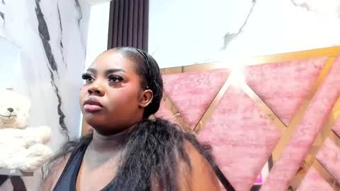 Snapshot of mia_alvares chatting on 05.17.26 Mia online show from 05.17.26