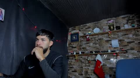 Mia and vincentt model indepent online show from 12.17.25