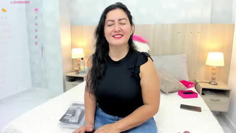Mia Aristizabal online show from 10.11.25