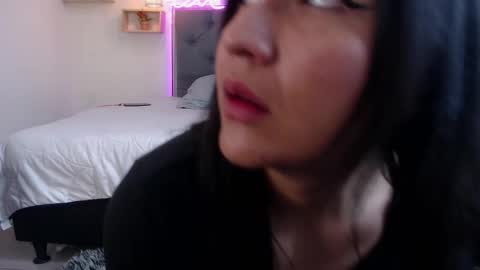 M I A  A Y R A online show from 10.12.25