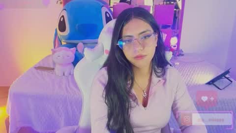 Snapshot of mia_bnnyy chatting on 10.14.25 mia_bnnyy online show from 10.14.25