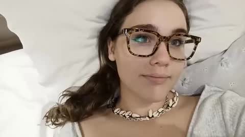 Snapshot of mia_boone chatting on 12.21.24 mia_boone online show from 12.21.24