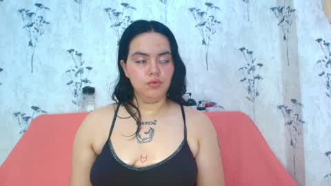 Snapshot of mia_candy_0 chatting on 02.08.25 Mia online show from 02.08.25
