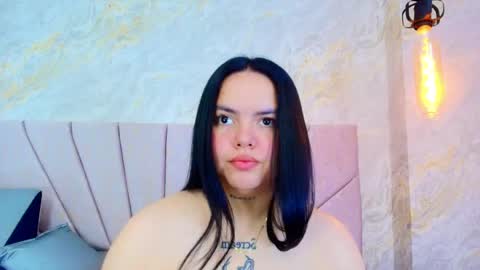 Mia  online show from 05.22.26