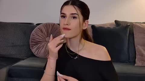 Freya Allen online show from 03.15.26