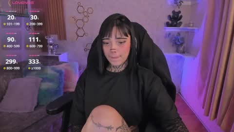 Mia online show from 04.12.26