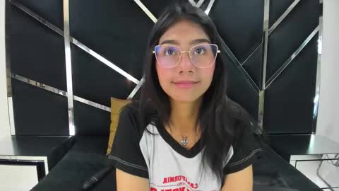 mia_clark18 online show from 10.29.25