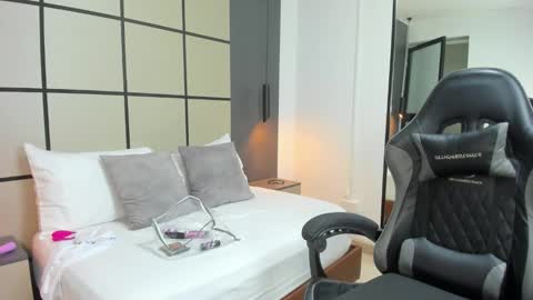 Snapshot of mia_collins96 chatting on 10.28.25 M I A online show from 10.28.25