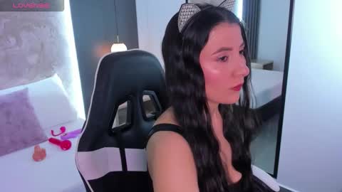 Snapshot of mia_collins96 chatting on 11.01.25 M I A online show from 11.01.25