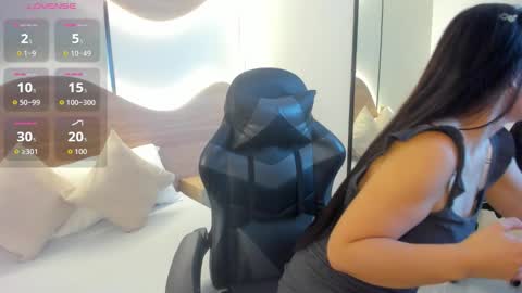 Snapshot of mia_collins96 chatting on 11.06.25 M I A online show from 11.06.25