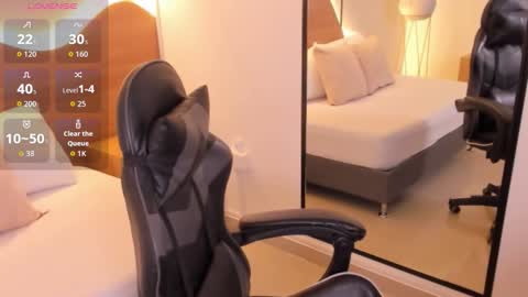 Snapshot of mia_collins96 chatting on 11.16.25 M I A online show from 11.16.25