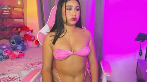 Snapshot of mia_coxx1 chatting on 01.23.25 Mia online show from 01.23.25