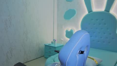 Mia Cuttee online show from 10.31.25