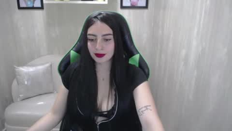 Mia  online show from 07.30.26