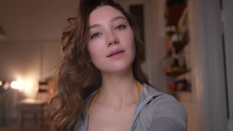 Mia online show from 10.22.25