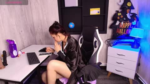 mia_esposito2 online show from 11.06.25