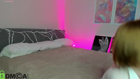 Mia online show from 10.21.25