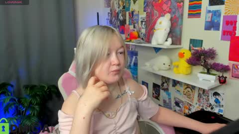 Mia online show from 04.17.26