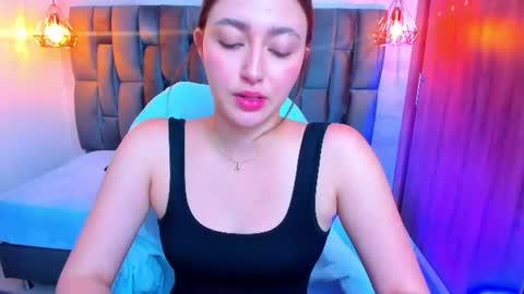 Snapshot of mia_ferrer18 chatting on 06.25.26 mia_ferrer18 online show from 06.25.26