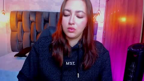 Snapshot of mia_ferrer18 chatting on 07.12.26 mia_ferrer18 online show from 07.12.26
