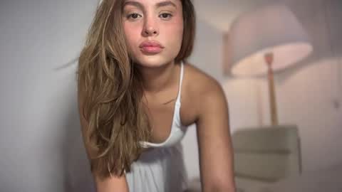 mia_ferrer777 online show from 05.22.26