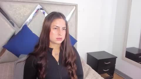 mia fox online show from 10.19.25