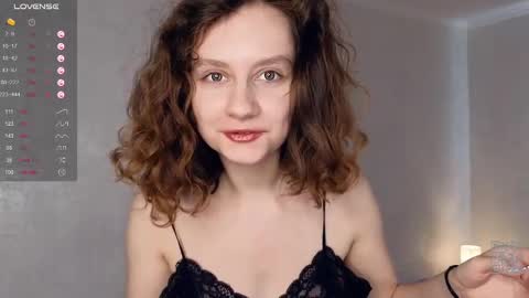 Mia  online show from 02.28.25