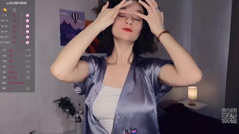 Mia  online show from 03.09.25