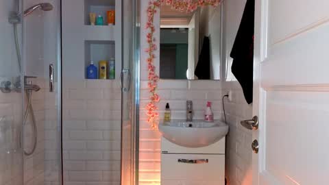 Mia online show from 01.17.25