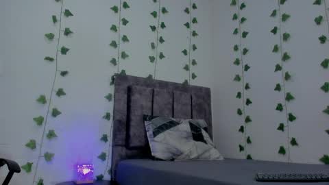 Snapshot of mia_garcia2 chatting on 04.26.26 MIA online show from 04.26.26