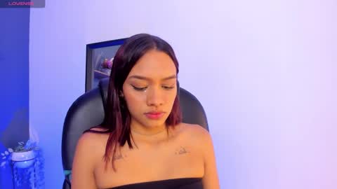 mia_gil_ online show from 10.01.25