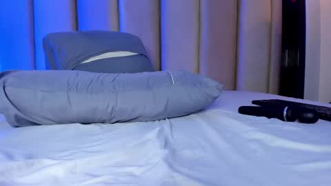  I am Mia  online show from 09.27.25