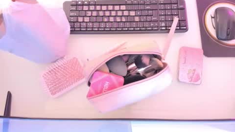    online show from 10.02.25