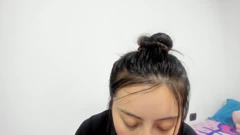 mia kaneee online show from 12.12.24