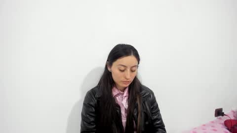 mia kaneee online show from 12.19.24