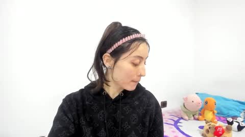 mia kaneee online show from 12.21.24