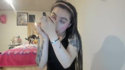 mia kaneee online show from 10.25.25