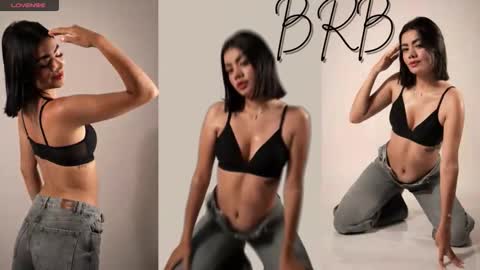 Mia online show from 09.17.25