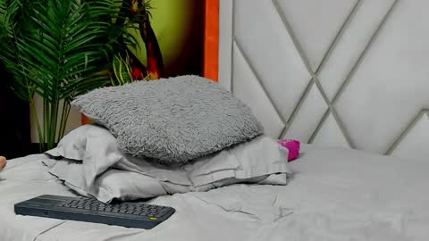 mia_kleim1 online show from 03.12.26