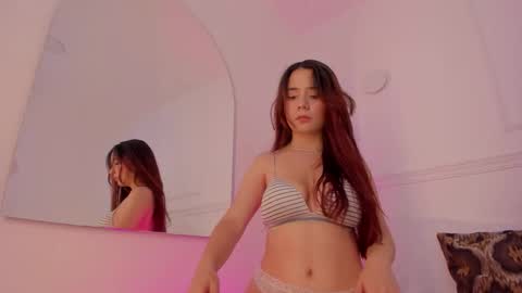 Snapshot of mia_lombana chatting on 11.17.25 mia_lombana online show from 11.17.25