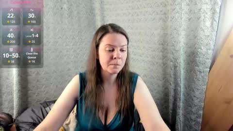 mia_lores online show from 10.21.25