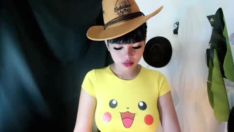 Snapshot of mia_lover9 chatting on 06.11.26 M I A online show from 06.11.26